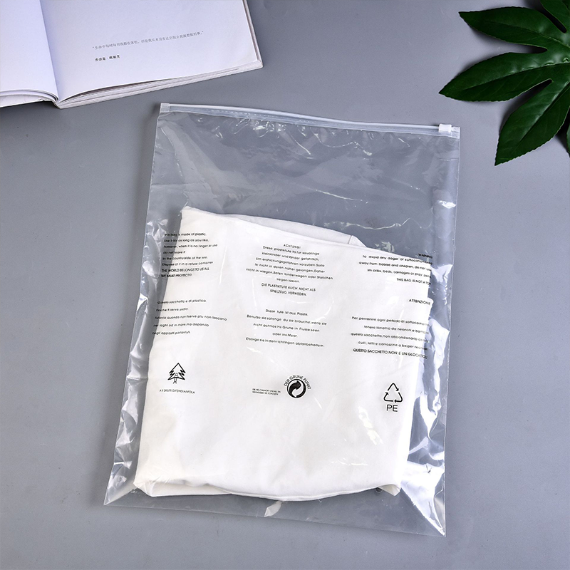 clear plastic zip lock bags